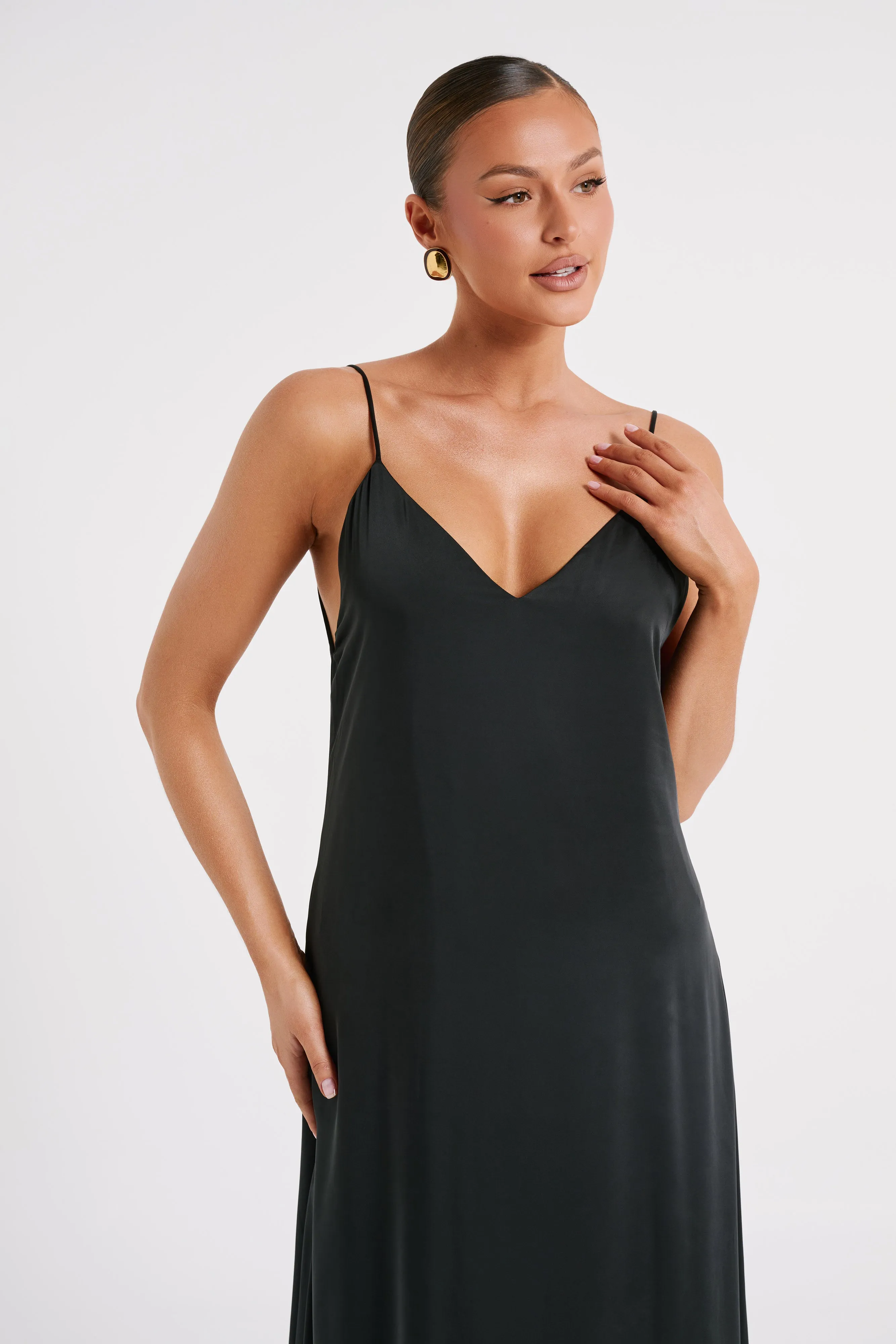 Beatrice Flowy Maxi Dress - Black