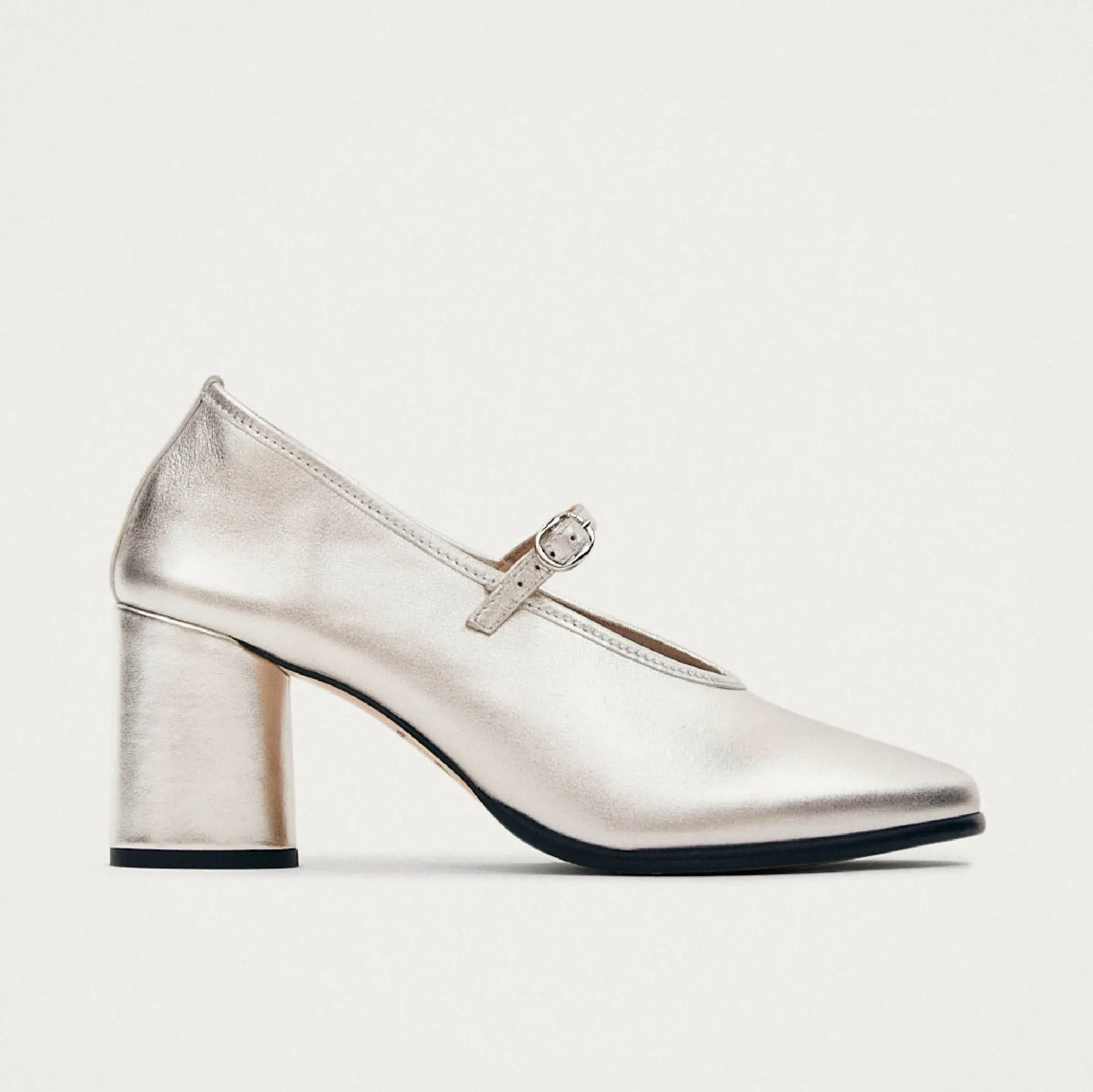 Esha Shimmer Silver Leather Pumps