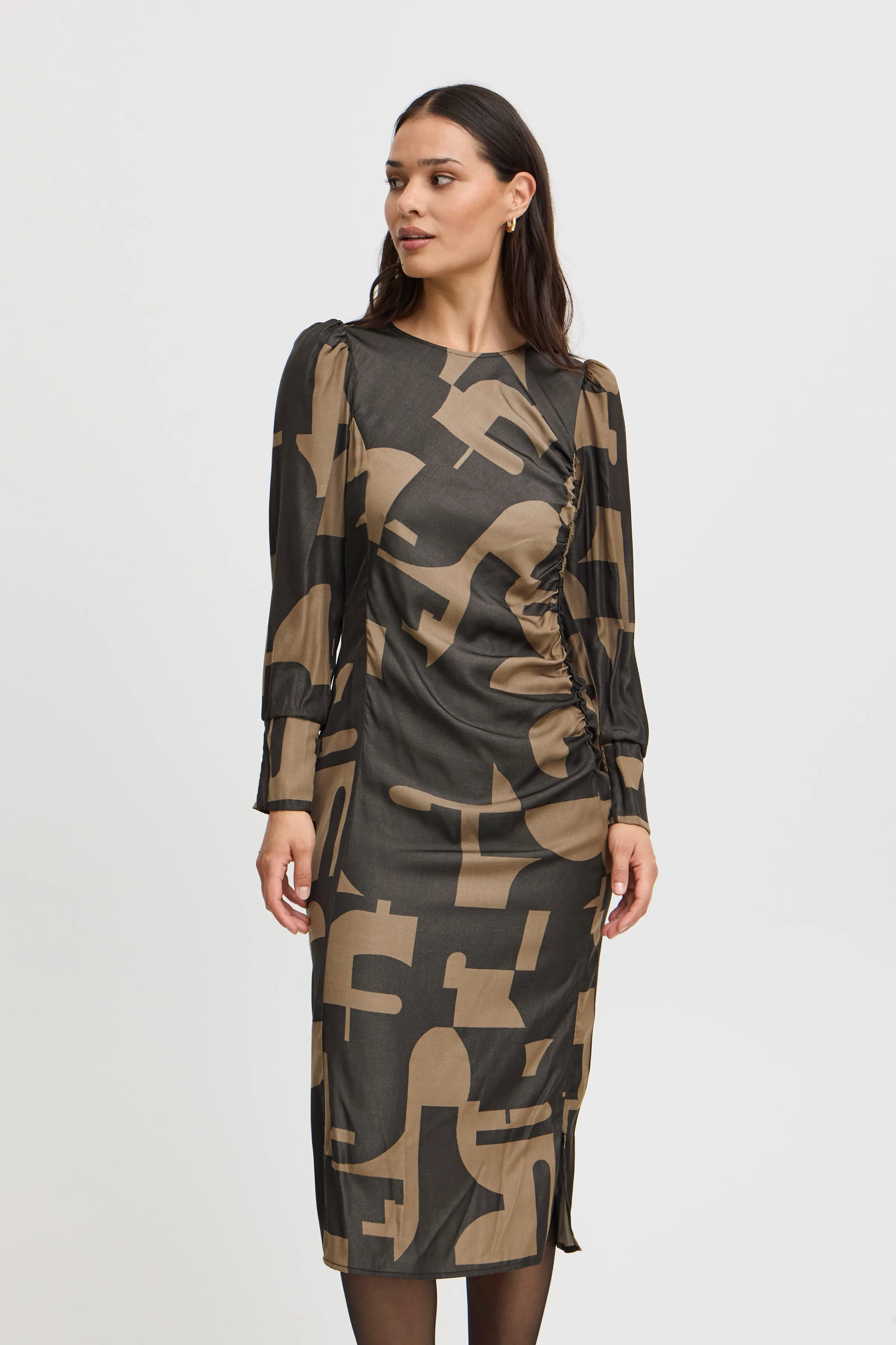 Fransa Midi Dress with tummy ruching and long sleeve. Walnut and Black print