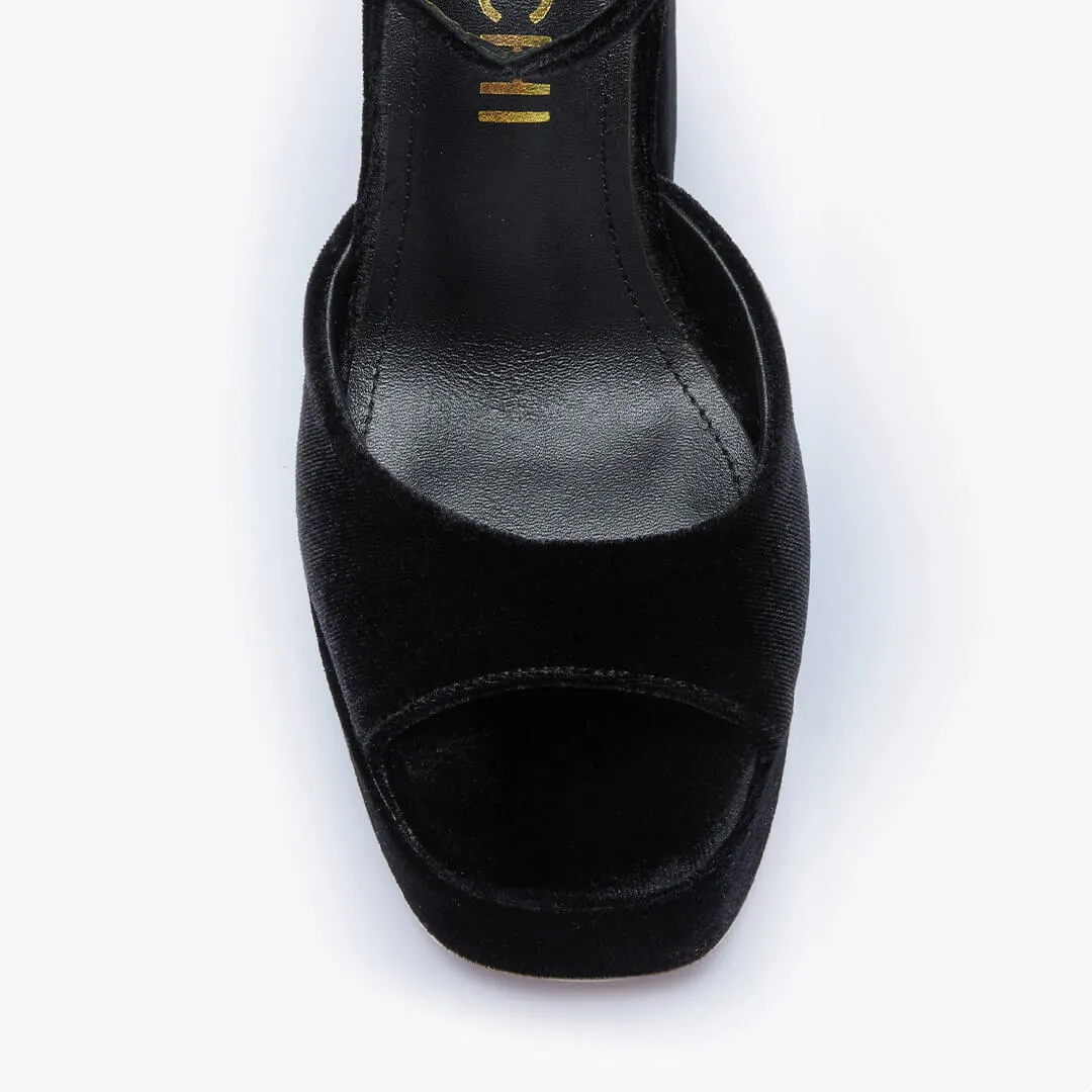 *LAURANCE - black velvet platform