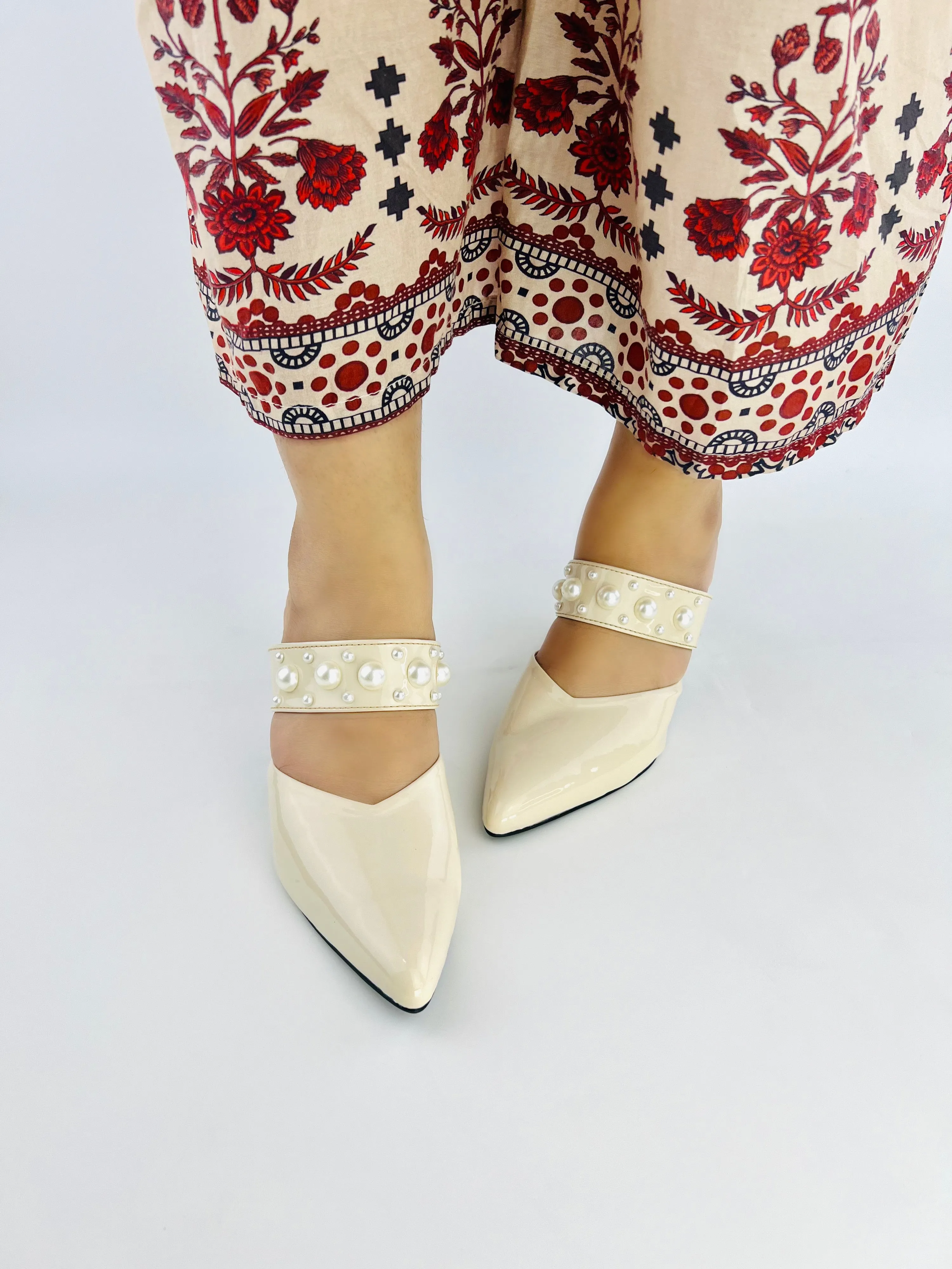 Spunkz Pearl Studded Decor Beige Heeled Mules