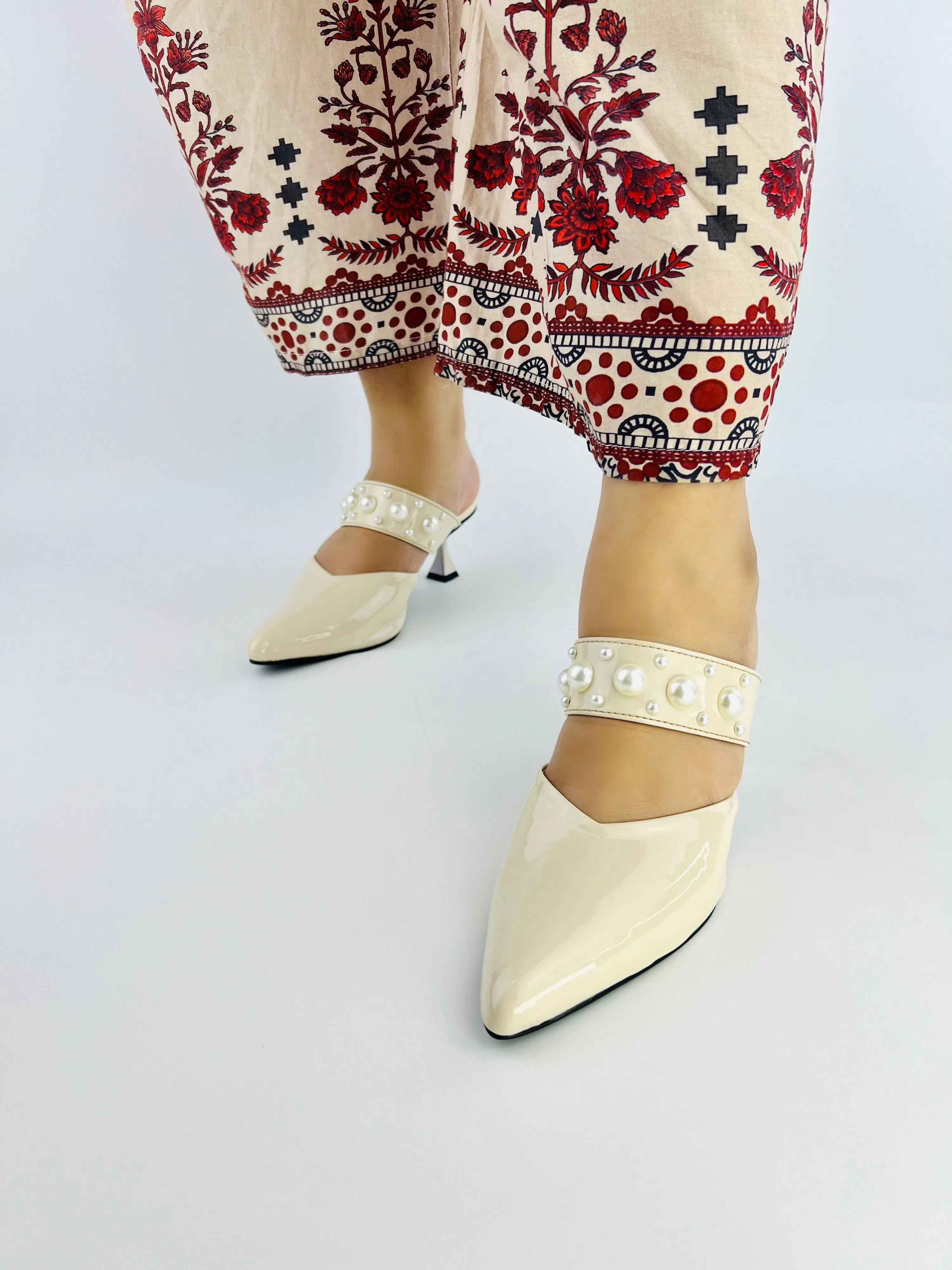 Spunkz Pearl Studded Decor Beige Heeled Mules