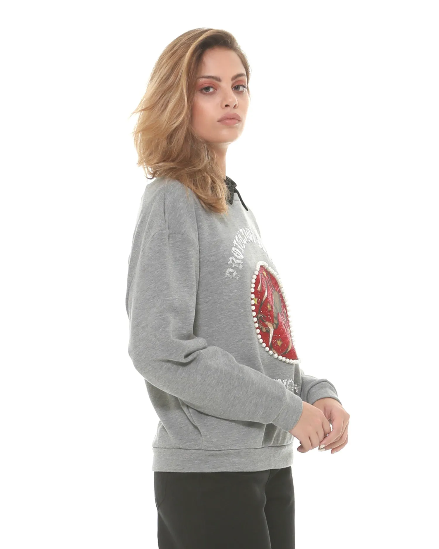 Sweatshirt with pearls and sequins