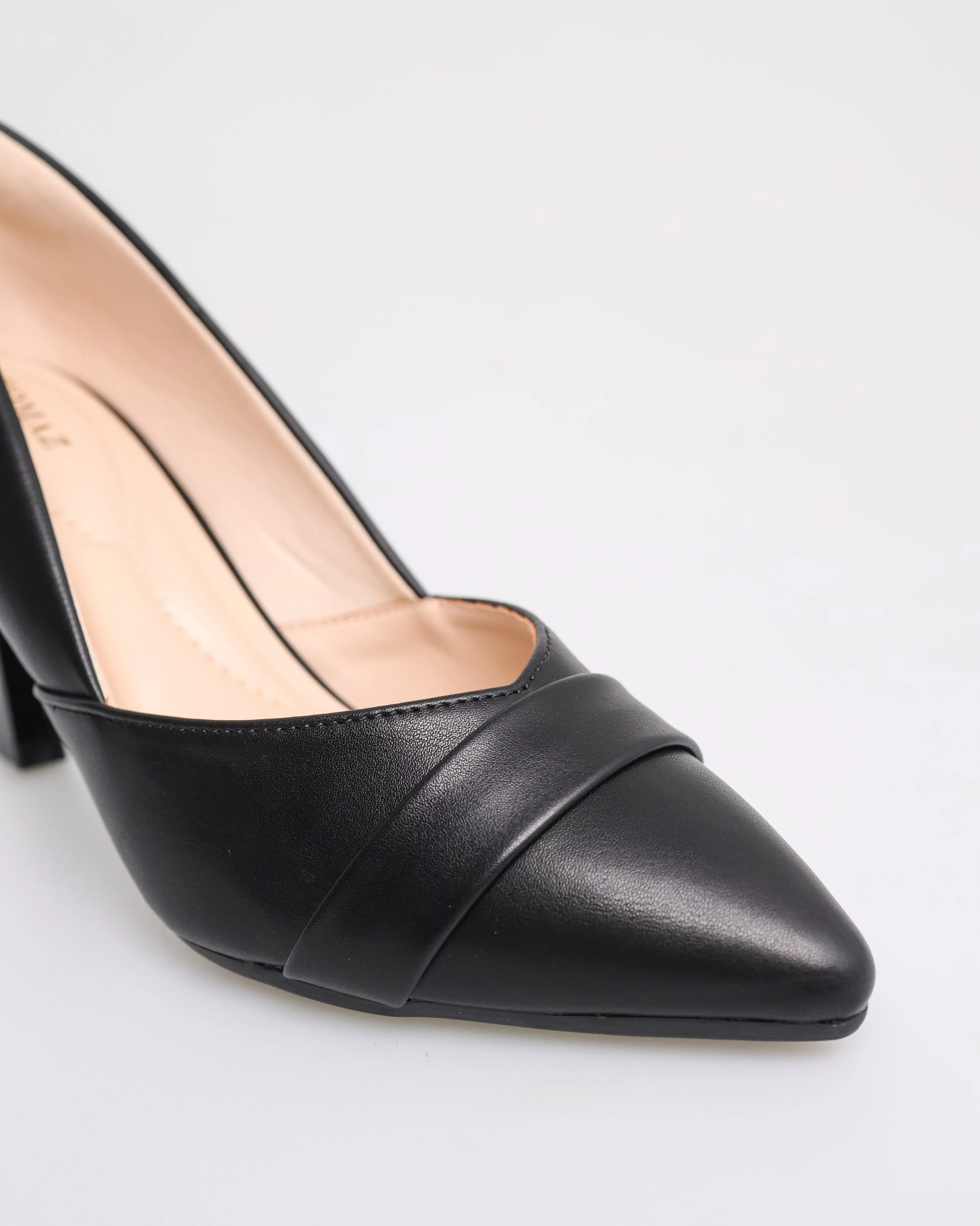 Tomaz NN206 Ladies Fold Pointy Heels (Black)